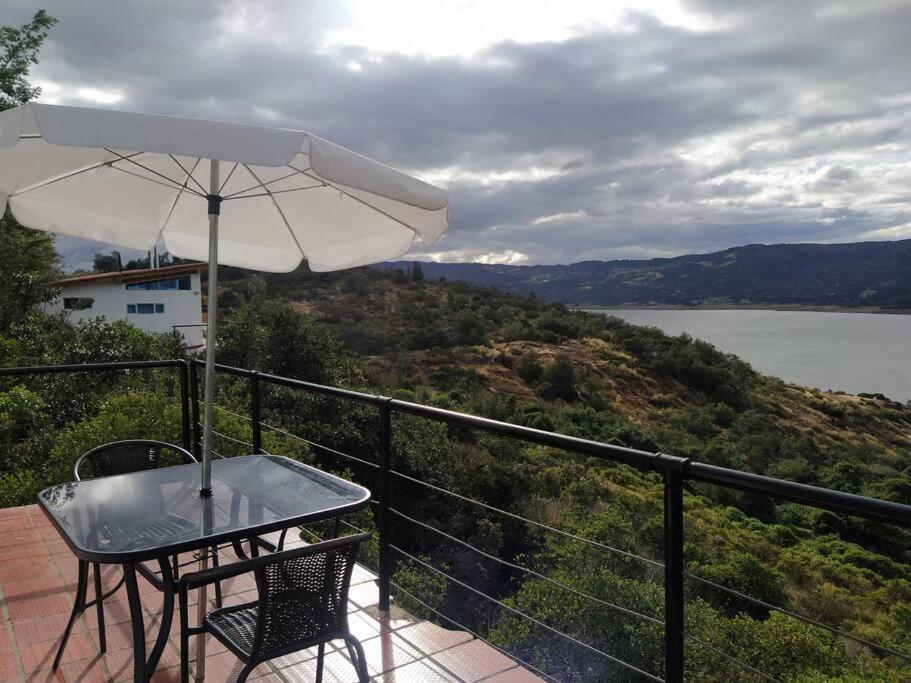 Vista Al Tomine Y Naturaleza Guatavita