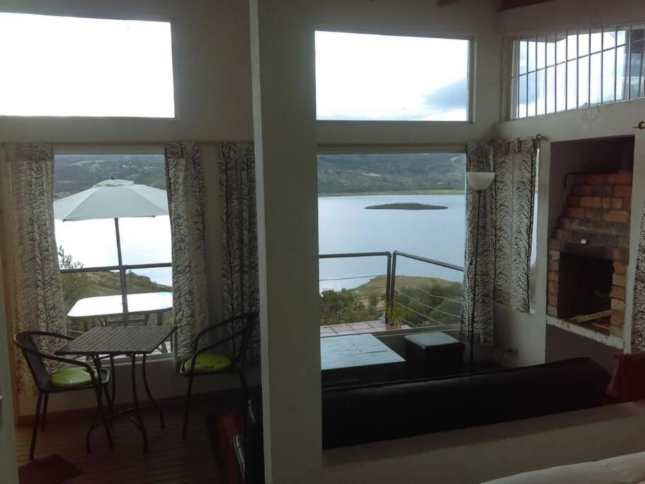 Vista Al Tomine Y Naturaleza Guatavita
