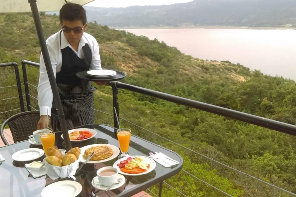 Vista Al Tomine Y Naturaleza Guatavita